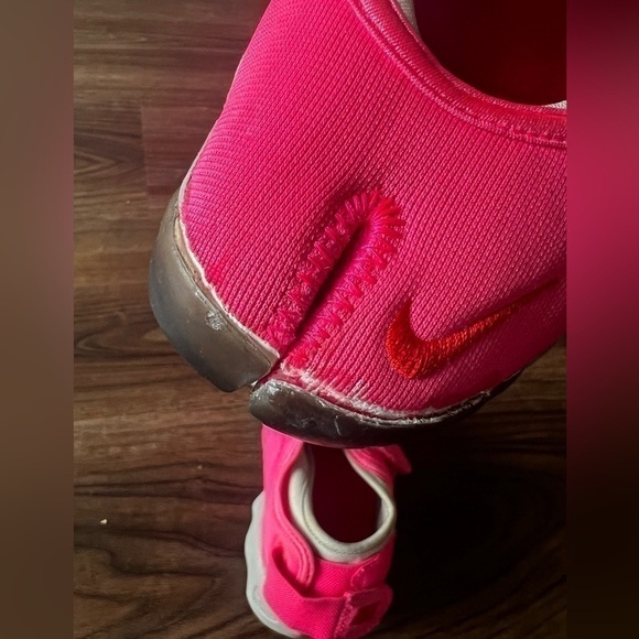 Vintage Nike Air Rift - Hot Pink Women's size 6 - Picture 6 of 11